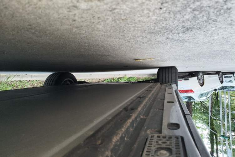 Used Xiaomi Auto YU7 2025 Ultra-Long Range Rear-Wheel Drive Version Chassis Rear Left