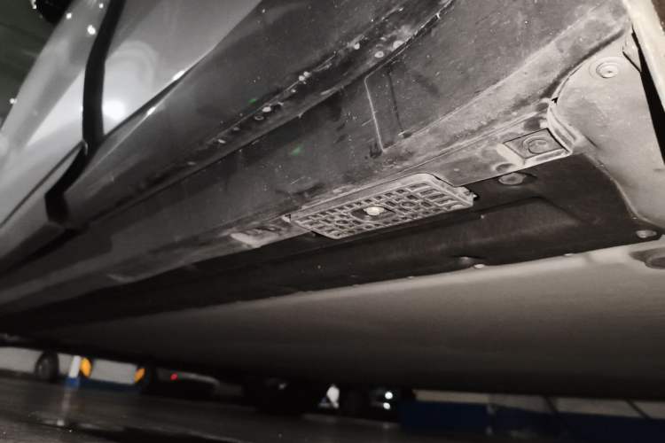 Used Xiaomi Auto YU7 2025 Ultra-Long Range High-Performance All-Wheel-Drive Max Edition Chassis Rear Left