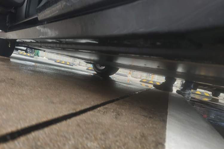 Used Xiaomi Auto YU7 2025 Ultra-Long Range High-Performance All-Wheel-Drive Max Edition Chassis Rear Left