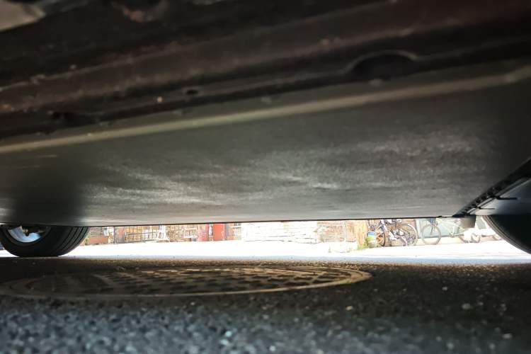 Used Xiaomi Auto YU7 2025 Ultra-Long Range High-Performance All-Wheel-Drive Max Edition Chassis Rear Left