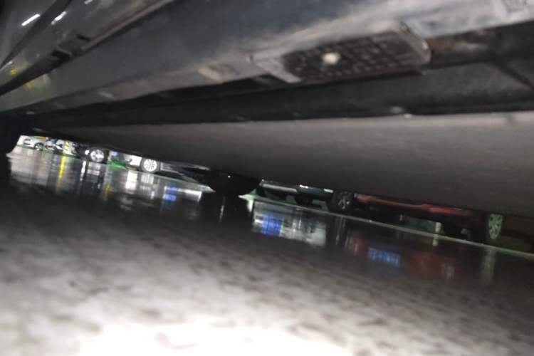 Used Xiaomi Auto YU7 2025 Ultra-Long Range High-Performance All-Wheel-Drive Max Edition Chassis Rear Left