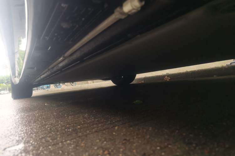 Used Xiaomi Auto YU7 2025 Ultra-Long Range High-Performance All-Wheel-Drive Max Edition Chassis Rear Left