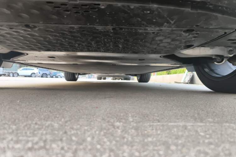 Used Xiaomi Auto YU7 2025 Ultra-Long Range High-Performance All-Wheel-Drive Max Edition Chassis Rear