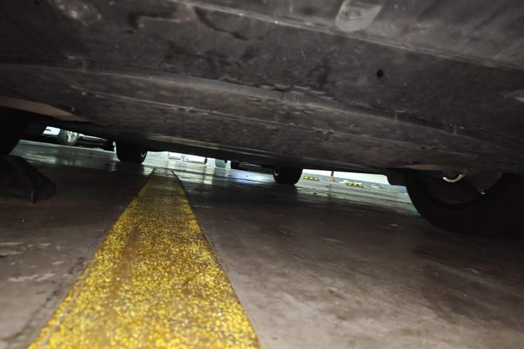 Used Xiaomi Auto YU7 2025 Ultra-Long Range High-Performance All-Wheel-Drive Max Edition Chassis Rear