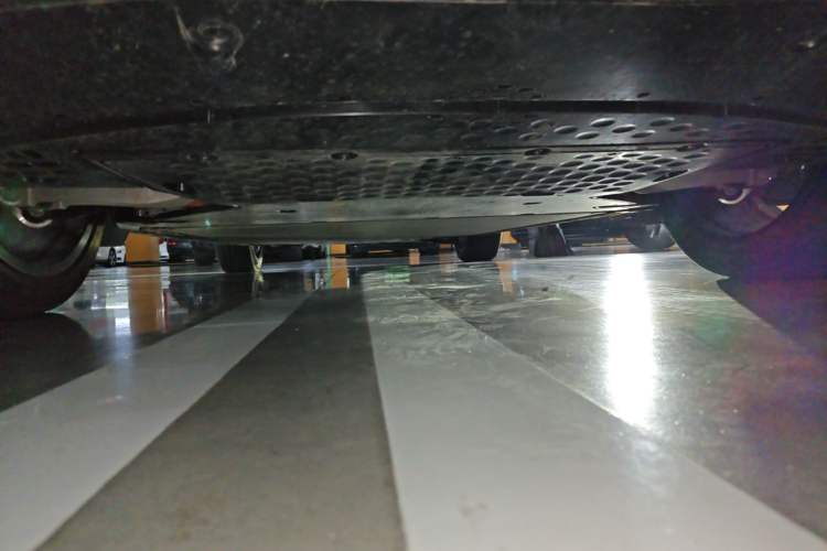 Used Xiaomi Auto YU7 2025 Ultra-Long Range High-Performance All-Wheel-Drive Max Edition Chassis Rear