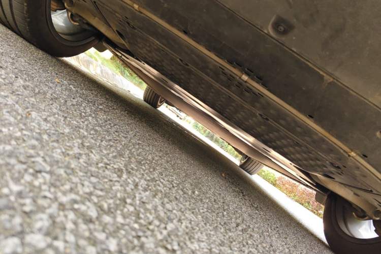 Used Xiaomi Auto YU7 2025 Ultra-Long Range High-Performance All-Wheel-Drive Max Edition Chassis Rear