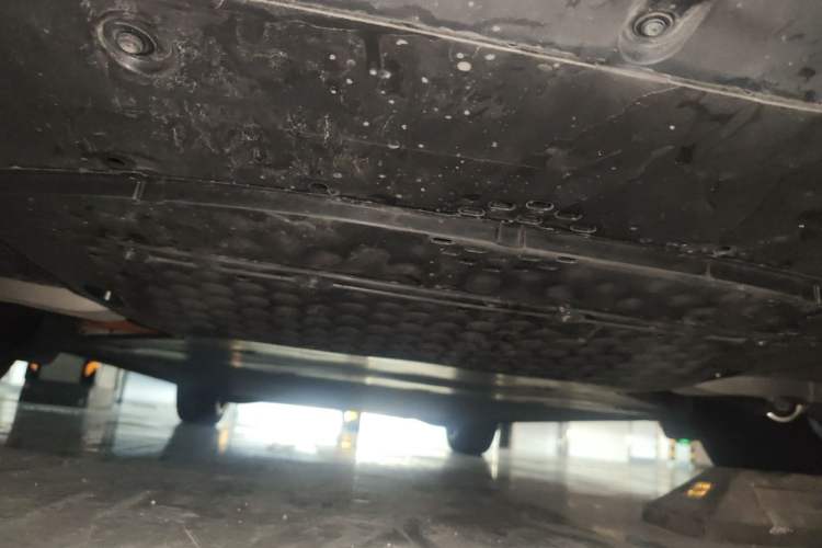 Used Xiaomi Auto YU7 2025 Ultra-Long Range High-Performance All-Wheel-Drive Max Edition Chassis Rear