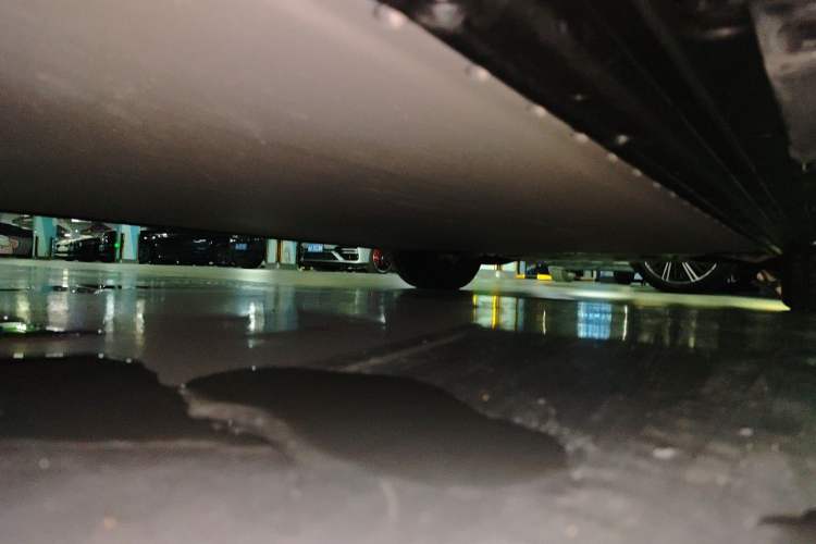 Used Xiaomi Auto YU7 2025 Ultra-Long Range High-Performance All-Wheel-Drive Max Edition Chassis Rear Right