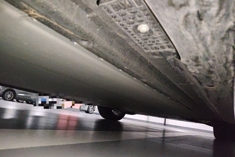 Used Xiaomi Auto YU7 2025 Ultra-Long Range High-Performance All-Wheel-Drive Max Edition Chassis Rear Right