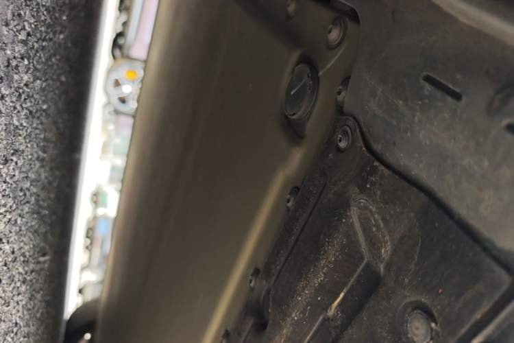 Used Xiaomi Auto YU7 2025 Ultra-Long Range High-Performance All-Wheel-Drive Max Edition Chassis Rear Right