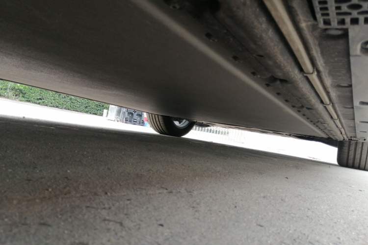 Used Xiaomi Auto YU7 2025 Ultra-Long Range High-Performance All-Wheel-Drive Max Edition Chassis Rear Right