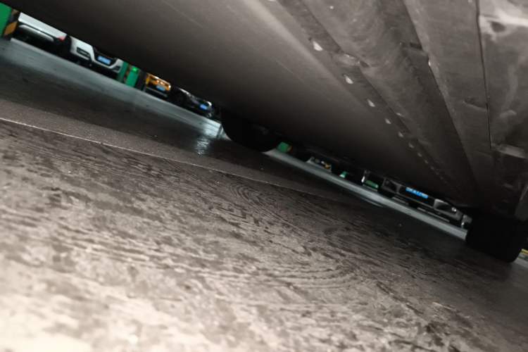 Used Xiaomi Auto YU7 2025 Ultra-Long Range High-Performance All-Wheel-Drive Max Edition Chassis Rear Right