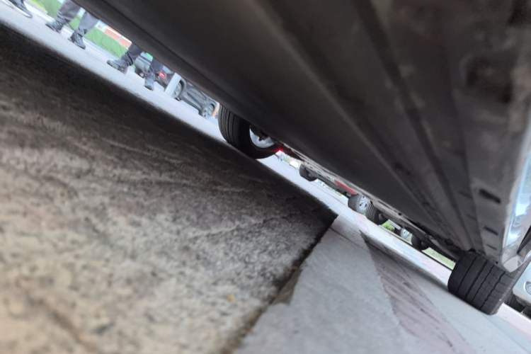 Used Xiaomi Auto YU7 2025 Ultra-Long Range Rear-Wheel Drive Version Chassis Rear Right