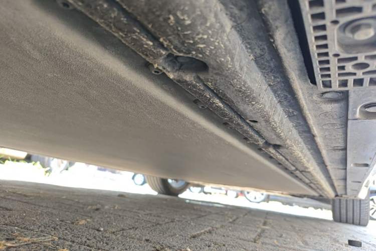 Used Xiaomi Auto YU7 2025 Ultra-Long Range High-Performance All-Wheel-Drive Max Edition Chassis Rear Right