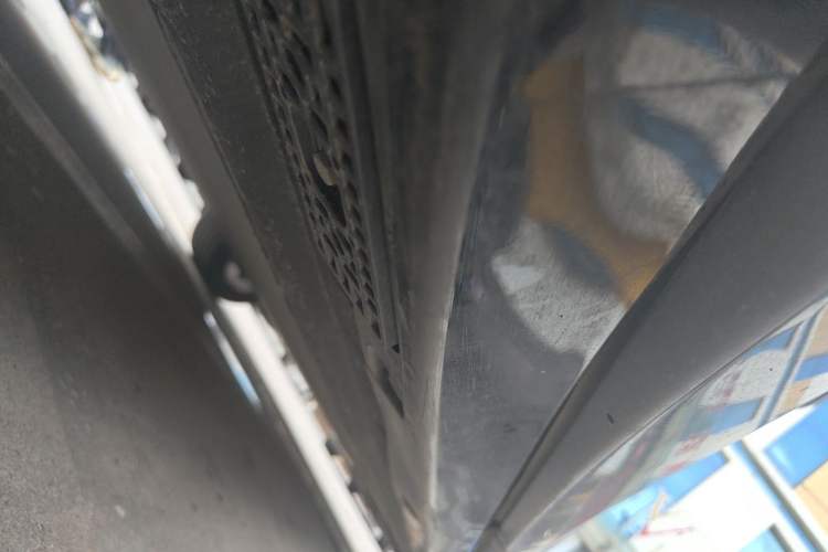 Used Xiaomi Auto YU7 2025 Ultra-Long Range High-Performance All-Wheel-Drive Max Edition Chassis Rear Right