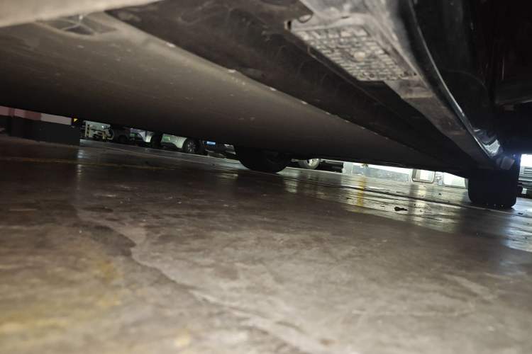 Used Xiaomi Auto YU7 2025 Ultra-Long Range High-Performance All-Wheel-Drive Max Edition Chassis Rear Right