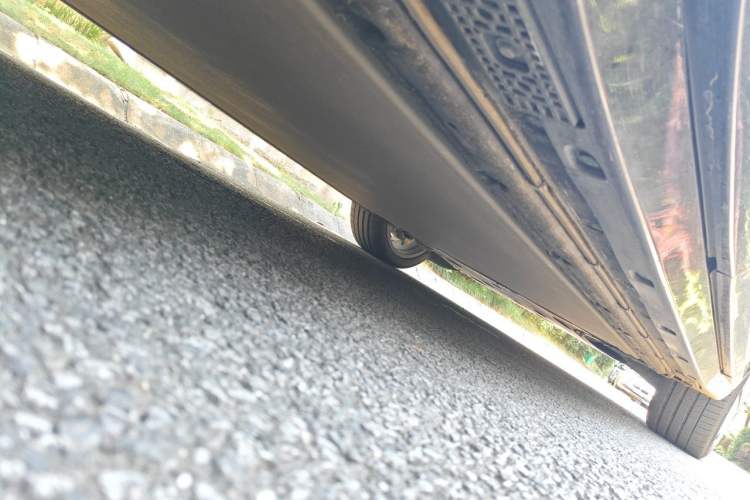 Used Xiaomi Auto YU7 2025 Ultra-Long Range High-Performance All-Wheel-Drive Max Edition Chassis Rear Right