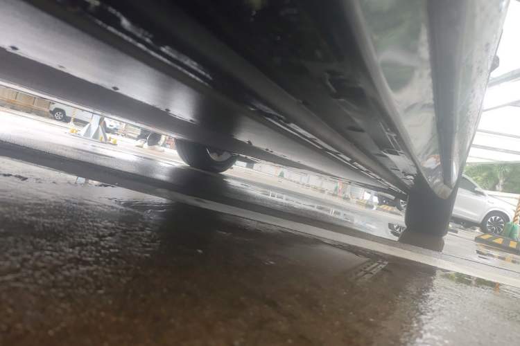 Used Xiaomi Auto YU7 2025 Ultra-Long Range High-Performance All-Wheel-Drive Max Edition Chassis Rear Right