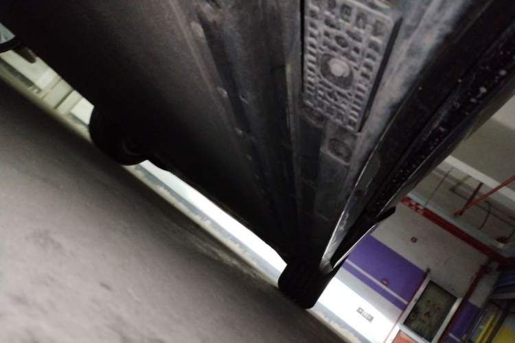 Used Xiaomi Auto YU7 2025 Ultra-Long Range Rear-Wheel Drive Version Chassis Rear Right