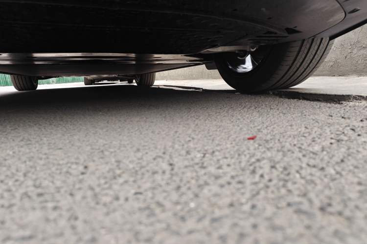 Used Xiaomi Auto YU7 2025 Ultra-Long Range High-Performance All-Wheel-Drive Max Edition Chassis Rear Right