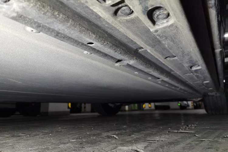 Used Xiaomi Auto YU7 2025 Ultra-Long Range Rear-Wheel Drive Version Chassis Rear Right