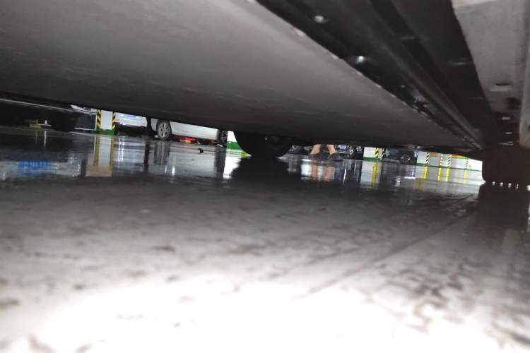 Used Xiaomi Auto YU7 2025 Ultra-Long Range High-Performance All-Wheel-Drive Max Edition Chassis Rear Right
