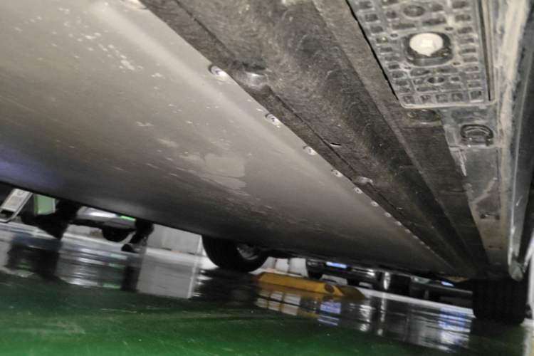 Used Xiaomi Auto YU7 2025 Ultra-Long Range High-Performance All-Wheel-Drive Max Edition Chassis Rear Right