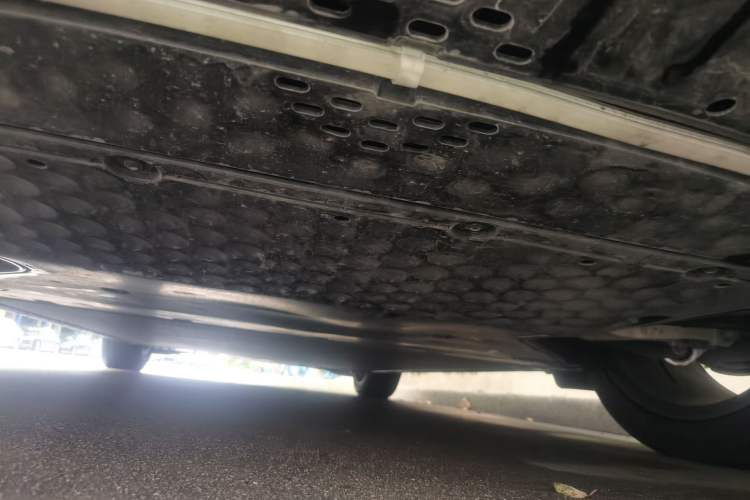Used Xiaomi Auto YU7 2025 Ultra-Long Range High-Performance All-Wheel-Drive Max Edition Chassis Rear