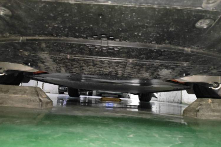 Used Xiaomi Auto YU7 2025 Ultra-Long Range High-Performance All-Wheel-Drive Max Edition Chassis Rear