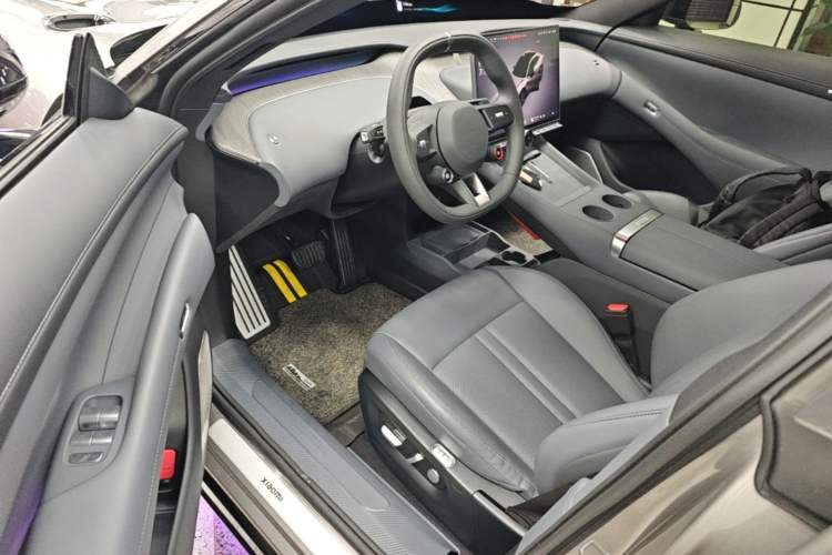 Used Xiaomi Auto YU7 2025 Ultra-Long Range Rear-Wheel Drive Version Driver Seat