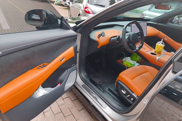 Used Xiaomi Auto YU7 2025 Ultra-Long Range High-Performance All-Wheel-Drive Max Edition Driver Seat