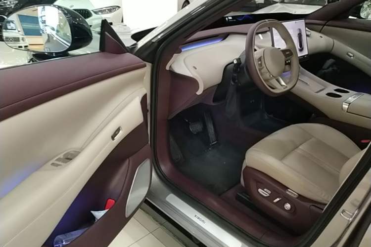 Used Xiaomi Auto YU7 2025 Ultra-Long Range Rear-Wheel Drive Version Driver Seat