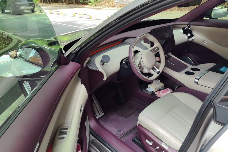 Used Xiaomi Auto YU7 2025 Ultra-Long Range High-Performance All-Wheel-Drive Max Edition Driver Seat