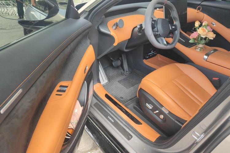 Used Xiaomi Auto YU7 2025 Ultra-Long Range High-Performance All-Wheel-Drive Max Edition Driver Seat