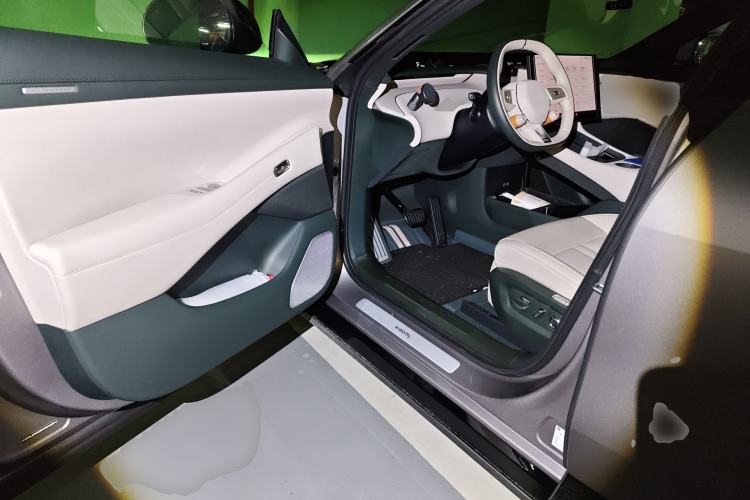 Used Xiaomi Auto YU7 2025 Ultra-Long Range All-Wheel Drive Pro Version
