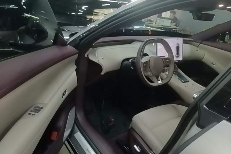 Used Xiaomi Auto YU7 2025 Ultra-Long Range All-Wheel Drive Pro Version Driver Seat