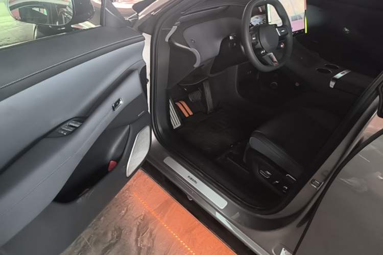 Used Xiaomi Auto YU7 2025 Ultra-Long Range Rear-Wheel Drive Version Driver Seat