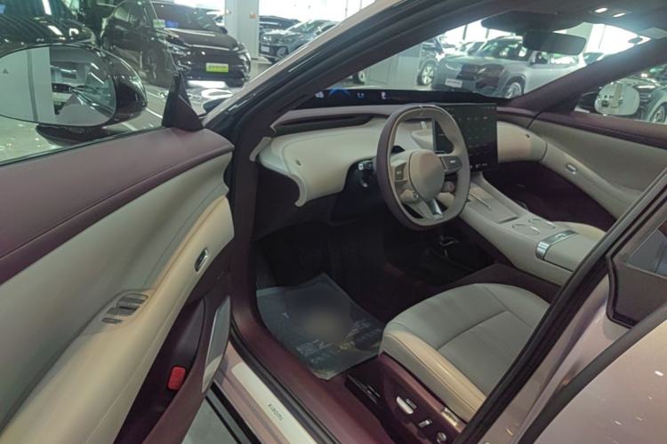 Used Xiaomi Auto YU7 2025 Ultra-Long Range High-Performance All-Wheel-Drive Max Edition Driver Seat