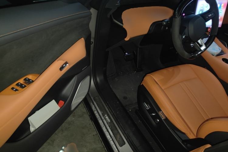 Used Xiaomi Auto YU7 2025 Ultra-Long Range High-Performance All-Wheel-Drive Max Edition Driver Seat