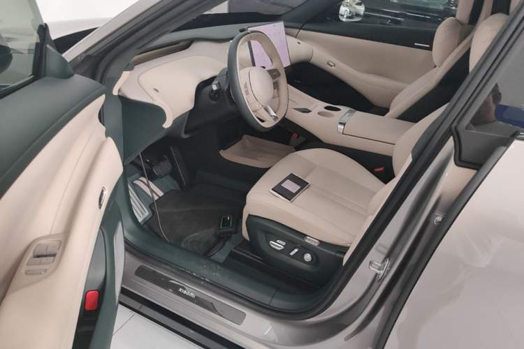 Used Xiaomi Auto YU7 2025 Ultra-Long Range High-Performance All-Wheel-Drive Max Edition Driver Seat