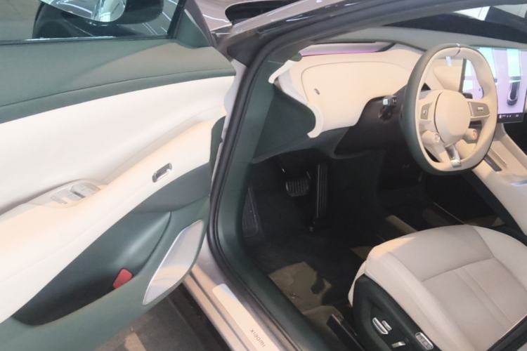 Used Xiaomi Auto YU7 2025 Ultra-Long Range Rear-Wheel Drive Version Driver Seat