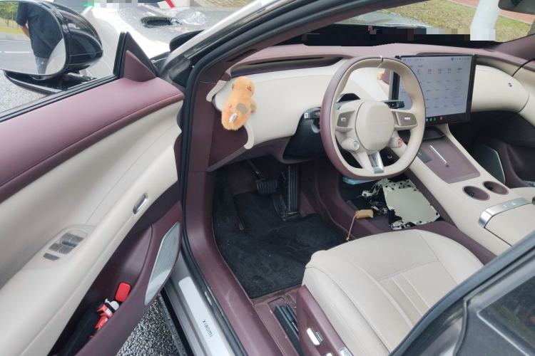 Used Xiaomi Auto YU7 2025 Ultra-Long Range Rear-Wheel Drive Version Driver Seat