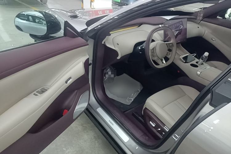 Used Xiaomi Auto YU7 2025 Ultra-Long Range Rear-Wheel Drive Version Driver Seat