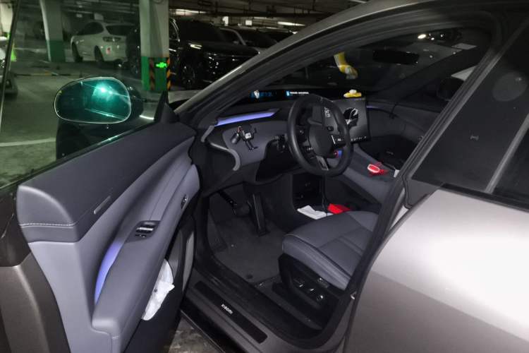 Used Xiaomi Auto YU7 2025 Ultra-Long Range High-Performance All-Wheel-Drive Max Edition Driver Seat