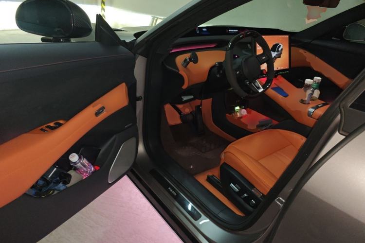 Used Xiaomi Auto YU7 2025 Ultra-Long Range High-Performance All-Wheel-Drive Max Edition Driver Seat