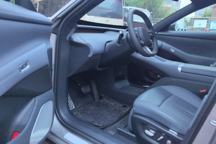 Used Xiaomi Auto YU7 2025 Ultra-Long Range Rear-Wheel Drive Version Driver Seat