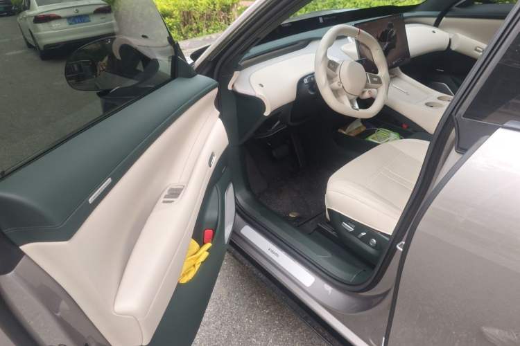 Used Xiaomi Auto YU7 2025 Ultra-Long Range All-Wheel Drive Pro Version Driver Seat