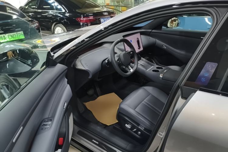 Used Xiaomi Auto YU7 2025 Ultra-Long Range High-Performance All-Wheel-Drive Max Edition Driver Seat