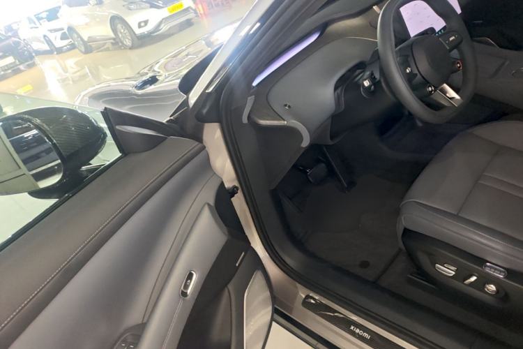 Used Xiaomi Auto YU7 2025 Ultra-Long Range High-Performance All-Wheel-Drive Max Edition Driver Seat