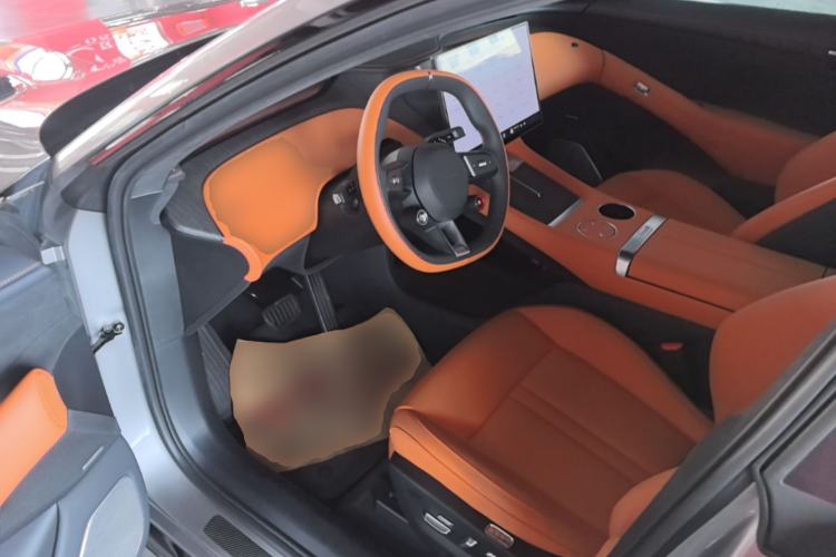Used Xiaomi Auto YU7 2025 Ultra-Long Range High-Performance All-Wheel-Drive Max Edition Driver Seat